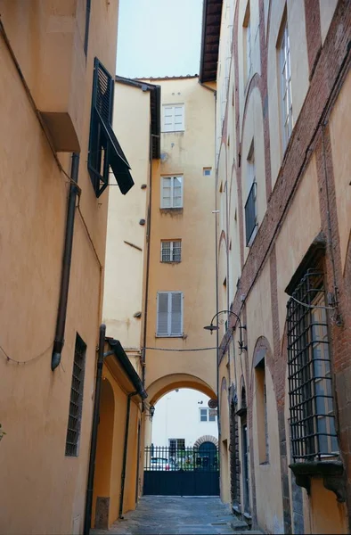 Lucca vista a la calle — Foto de Stock