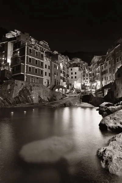リオマッジョーレ ウォーター フロントの黒と白の夜 — ストック写真