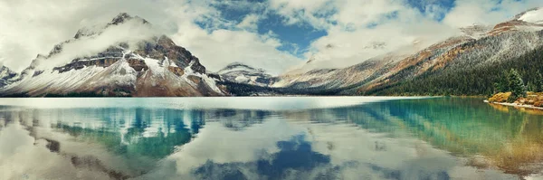 Bow Lake — Stock Photo, Image