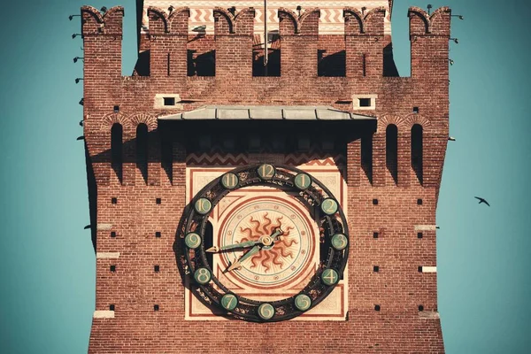Крупним Планом Башта Дзвоника Сфорца Замку Мілані Італія — стокове фото