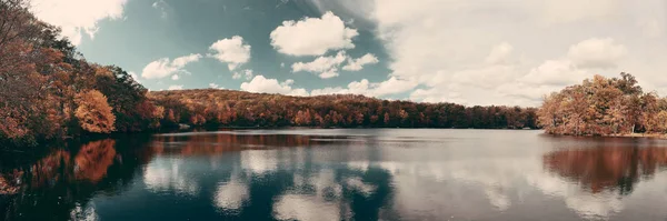 Lago do Outono — Fotografia de Stock