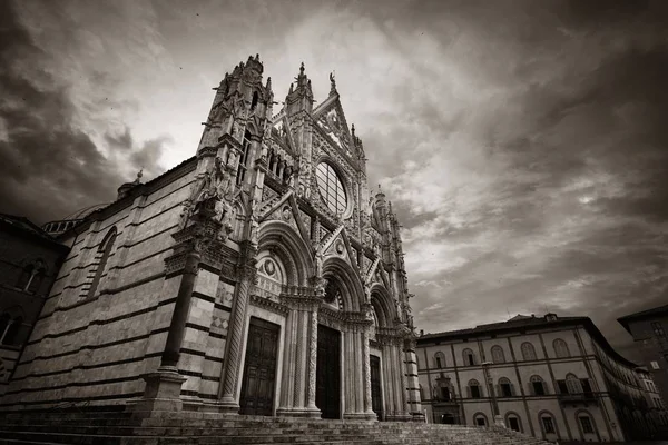 Siena Cathedral in an overcast day — Stock Photo, Image