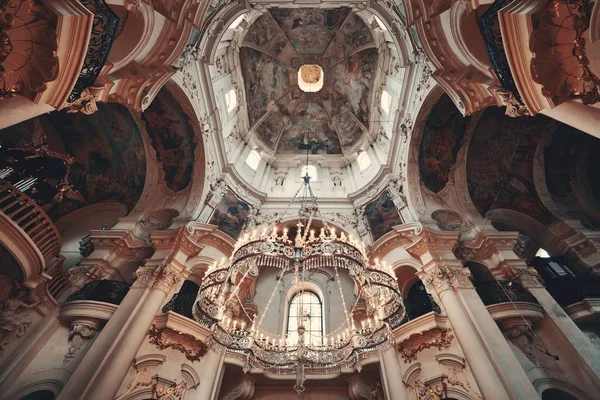 프라하에서 교회 인테리어 보기 — 스톡 사진