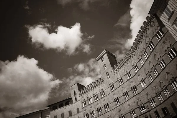 Vanha Keskiaikainen Kaupunki Siena Italiassa — kuvapankkivalokuva