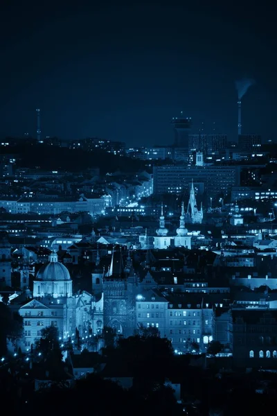 Prag skyline utsikt nattetid — Stockfoto