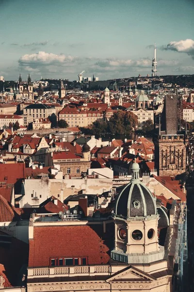 Na dachu panoramę Pragi — Zdjęcie stockowe