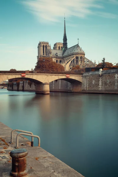 Fransa Notre Dame Katedrali Köprüsü Olan Paris Nehri Seine — Stok fotoğraf