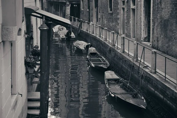 Venice boat alley — Stock Photo, Image