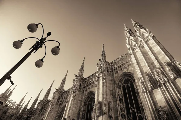 Duomo Och Lyktstolpe Vid Torget Katedralen Eller Piazza Del Duomo — Stockfoto