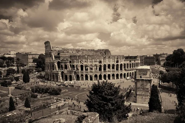 Coliseu Com Ruínas Fórum Roma Itália — Fotografia de Stock