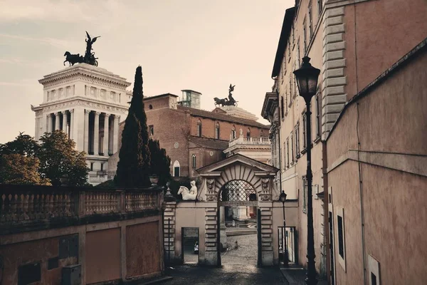 Vista Rua Com Edifícios Históricos Roma Itália — Fotografia de Stock