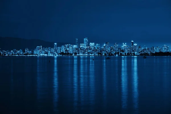 Skyline Vancouver Notte Con Riflessi — Foto Stock