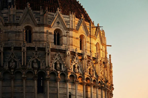 Pisa Piazza Dei Miracoli Kostel Kopule Detailní Pohled Krásným Vzorem — Stock fotografie