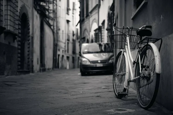 卢卡街自行车 — 图库照片