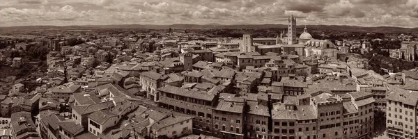 Вид на крышу Сиены — стоковое фото