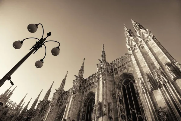 Duomo Lamba Direği Talya Nın Milano Şehrinin Merkezi Olan Katedral - Stok İmaj