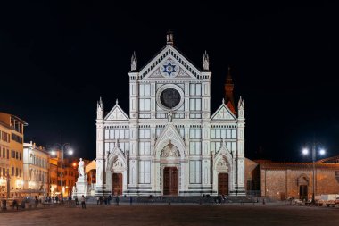Basilica di Santa Croce Floransa geceleri
