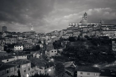 Siena akşam