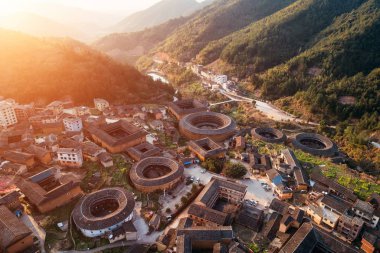 Fujian Tulou havadan görünümü günbatımı