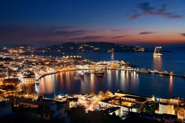 Mykonos yel değirmeni gece