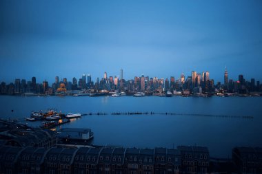 Midtown manzarası Hudson Nehri üzerinde