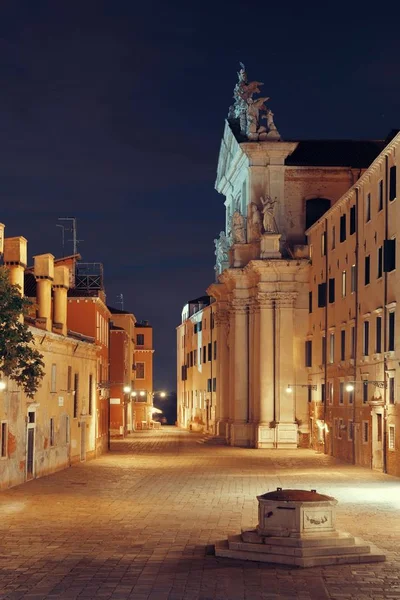 Veneza pátio à noite — Fotografia de Stock
