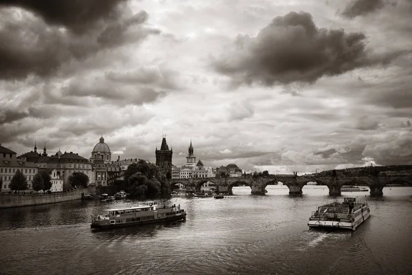 Прага горизонт і міст — стокове фото