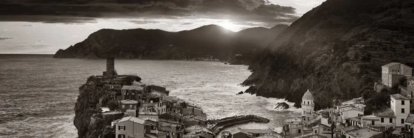 Vernazza Budynkami Nad Morzem Cinque Terre Włochy — Zdjęcie stockowe