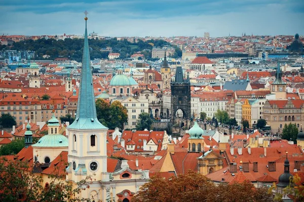 Na dachu panoramę Pragi — Zdjęcie stockowe