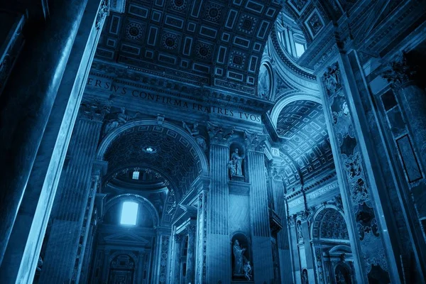 Интерьер базилики Святого Петра — стоковое фото