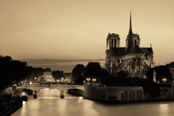 Notre Dame Paris Atardecer Sobre Río Sena Como Famoso Hito —  Fotos de Stock