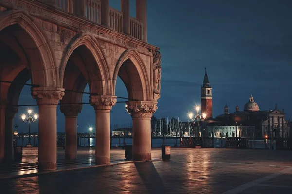 Piazza San Marco por la noche —  Fotos de Stock