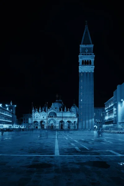 Harangtorony Történelmi Épületek Éjszaka Piazza San Marco Velencében Olaszországban — Stock Fotó