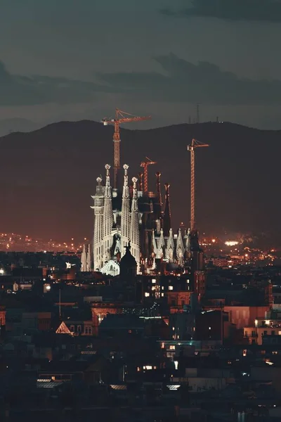 Sagrada Familia nachtzicht — Stockfoto