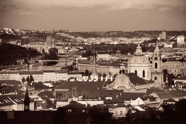 Praha Panorama střešní pohled dome — Stock fotografie