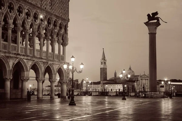 Velence Szent Márk tér este — Stock Fotó