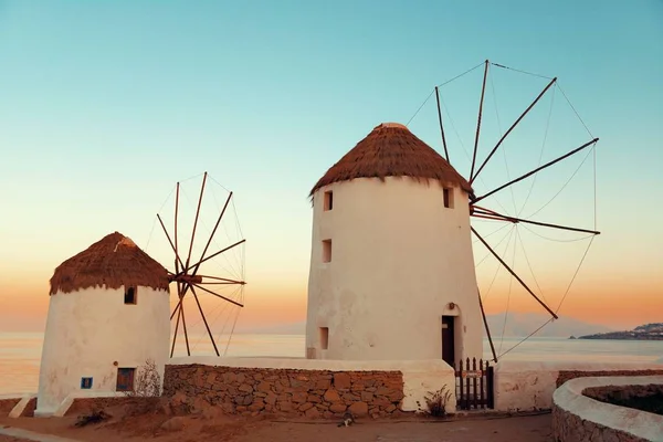 Mykonos szélmalom naplemente — Stock Fotó