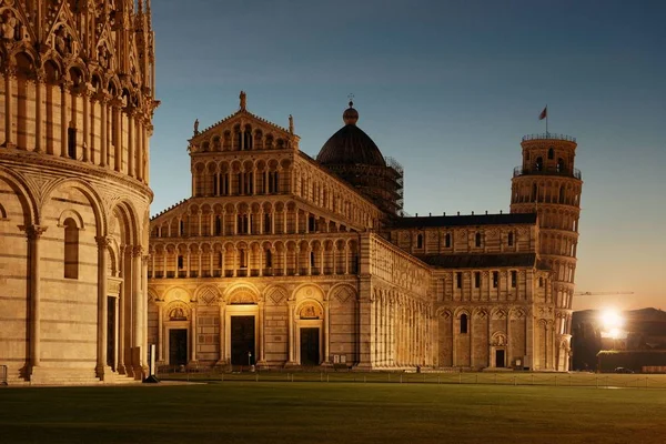Torre Inclinada Catedral Noche Pisa Italia Como Hito Conocido Todo — Foto de Stock