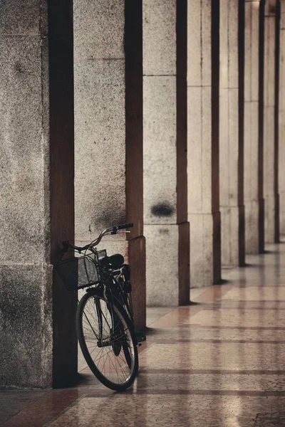 Bicicleta Pasillo Milán Italia —  Fotos de Stock