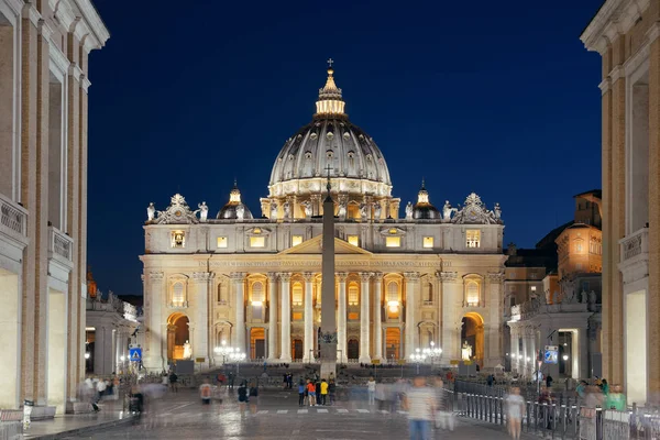 St peters basilica bei Nacht — Stockfoto