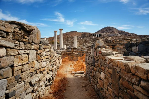 Pelaren i historiska ruiner i Delos — Stockfoto