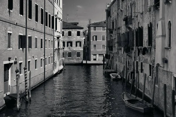 Венецианский Канал Видом Исторические Здания Италия — стоковое фото