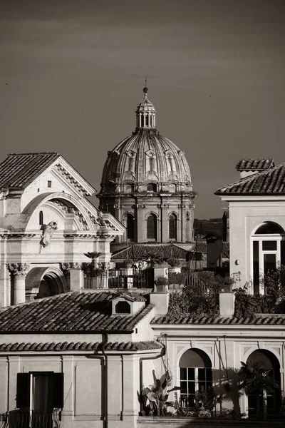Op het dak uitzicht op Rome — Stockfoto