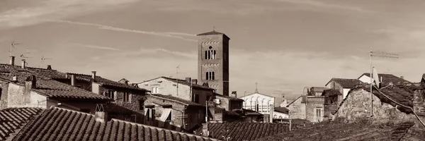 Torre Chiesa San Pietro Com Telhados Edifícios Históricos Vista Panorâmica — Fotografia de Stock