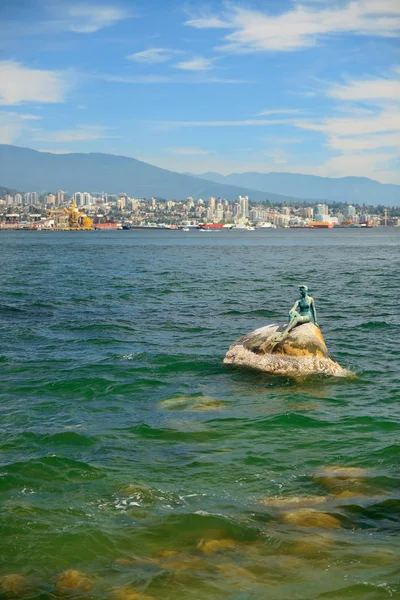 Menina Uma Escultura Wetsuit Mar Vancouver Canadá — Fotografia de Stock