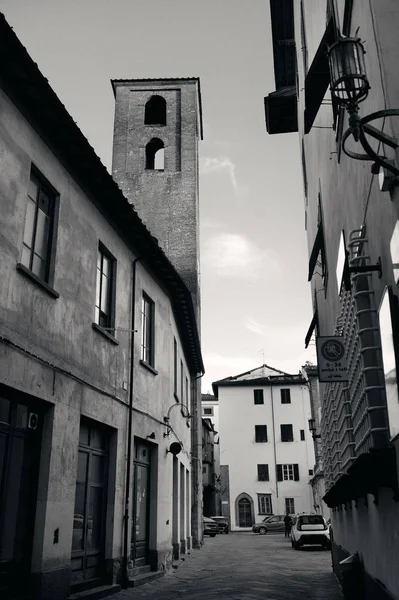 Lucca Άποψη Του Δρόμου Καμπαναριό Στην Ιταλία — Φωτογραφία Αρχείου