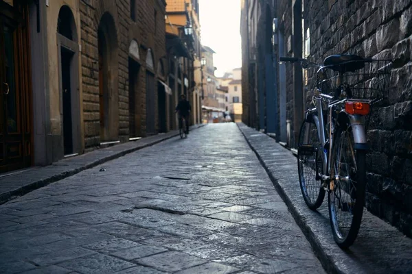 フィレンツェのストリート バイク — ストック写真