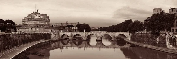 Castel Sant Angelo Itálii Řím Panoramatický Výhled Mostem Přes Řeku — Stock fotografie