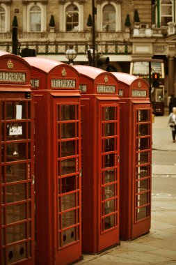 Londra telefon kulübesi