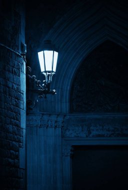 Gothic Quarter gece sokak görünümü